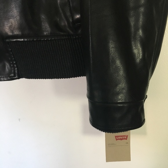 New Men’s Levi’s bomber jacket